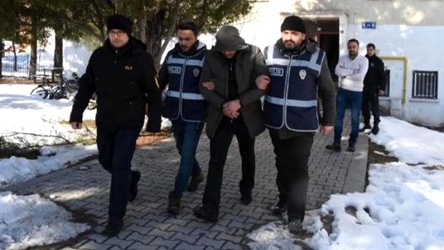 Hülya Avşar’ın evini de soyan “Binbir Surat” lakaplı Zelkif Bay, cezaevinde öldü