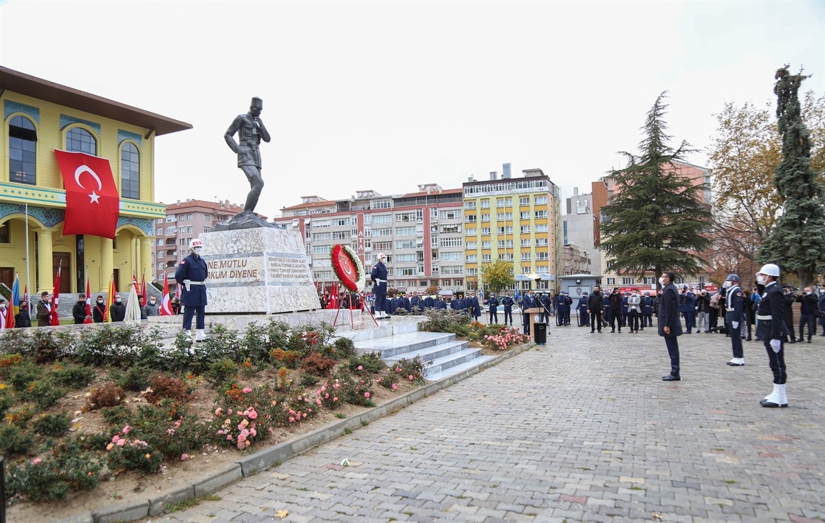 Gazi Mustafa Kemal Atatürk saygı ve minnetle anıldı