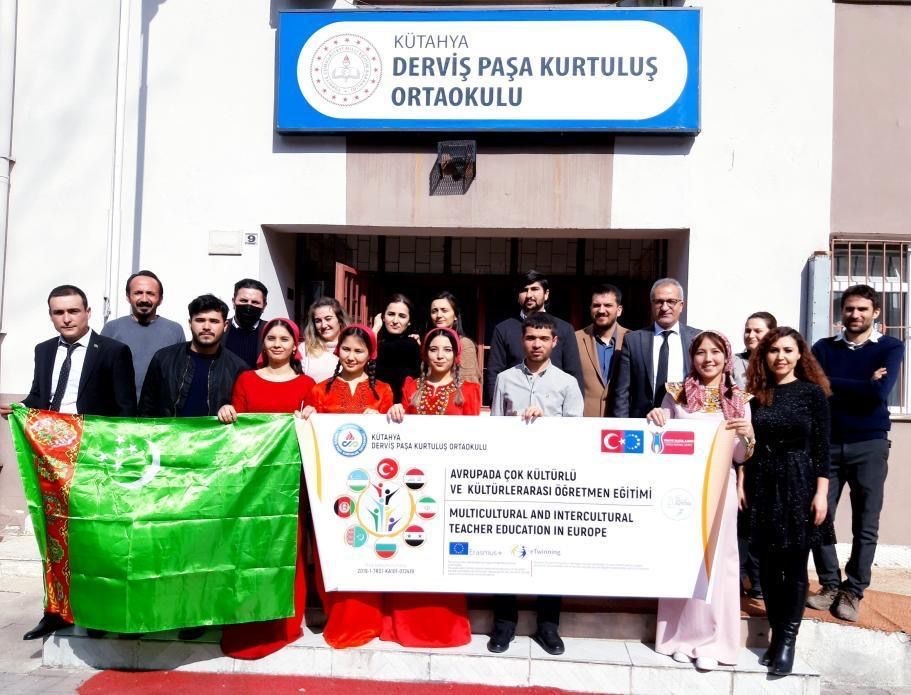 Türkmen öğrenciler kültürlerini tanıttı