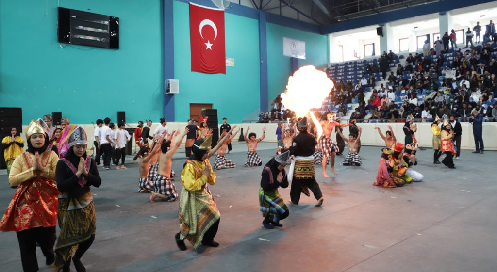 Üniversitede Nevruz coşkusu