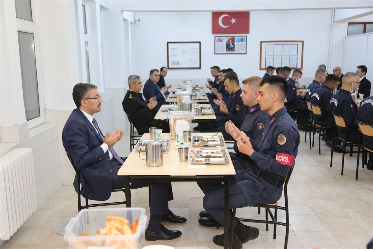 Mehmetçikleri yalnız bırakmadılar