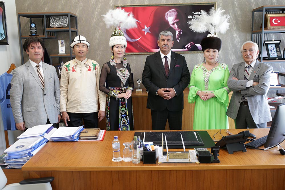 Kırgız sanatçılar Kütahya’da