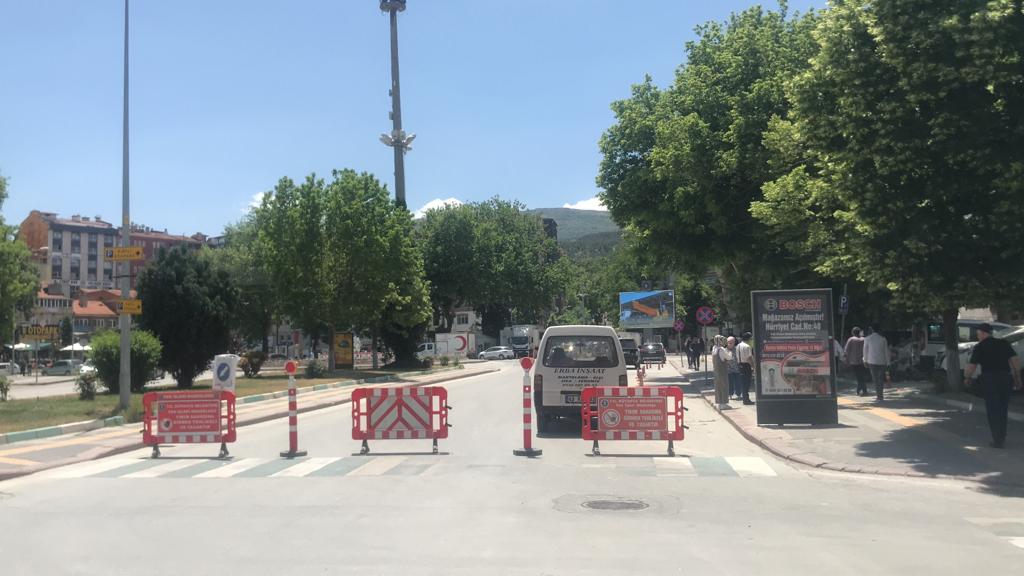 Zafer Meydanı trafiğe kapatıldı! İlk kazma vuruldu