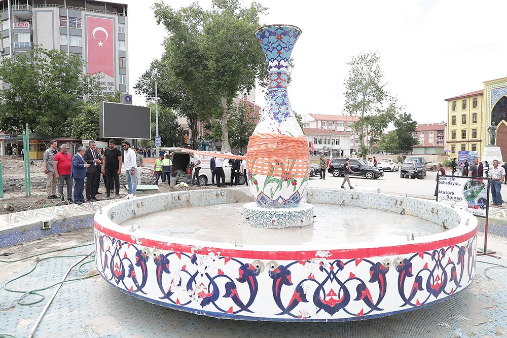 Vazo ve Atatürk Anıtı muhafaza altına alınacak