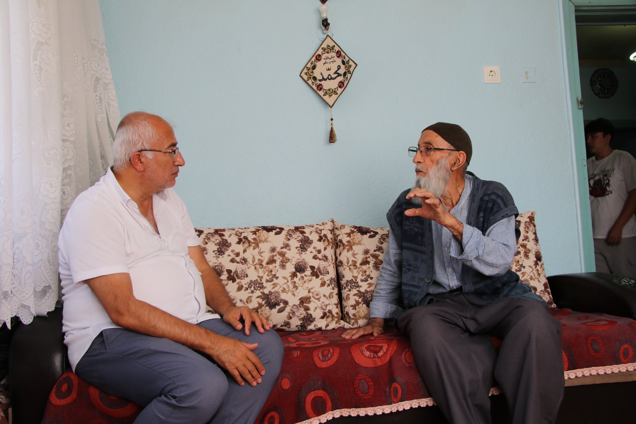 85 yaşındaki Ali Pehlivan’a sürpriz ziyaret