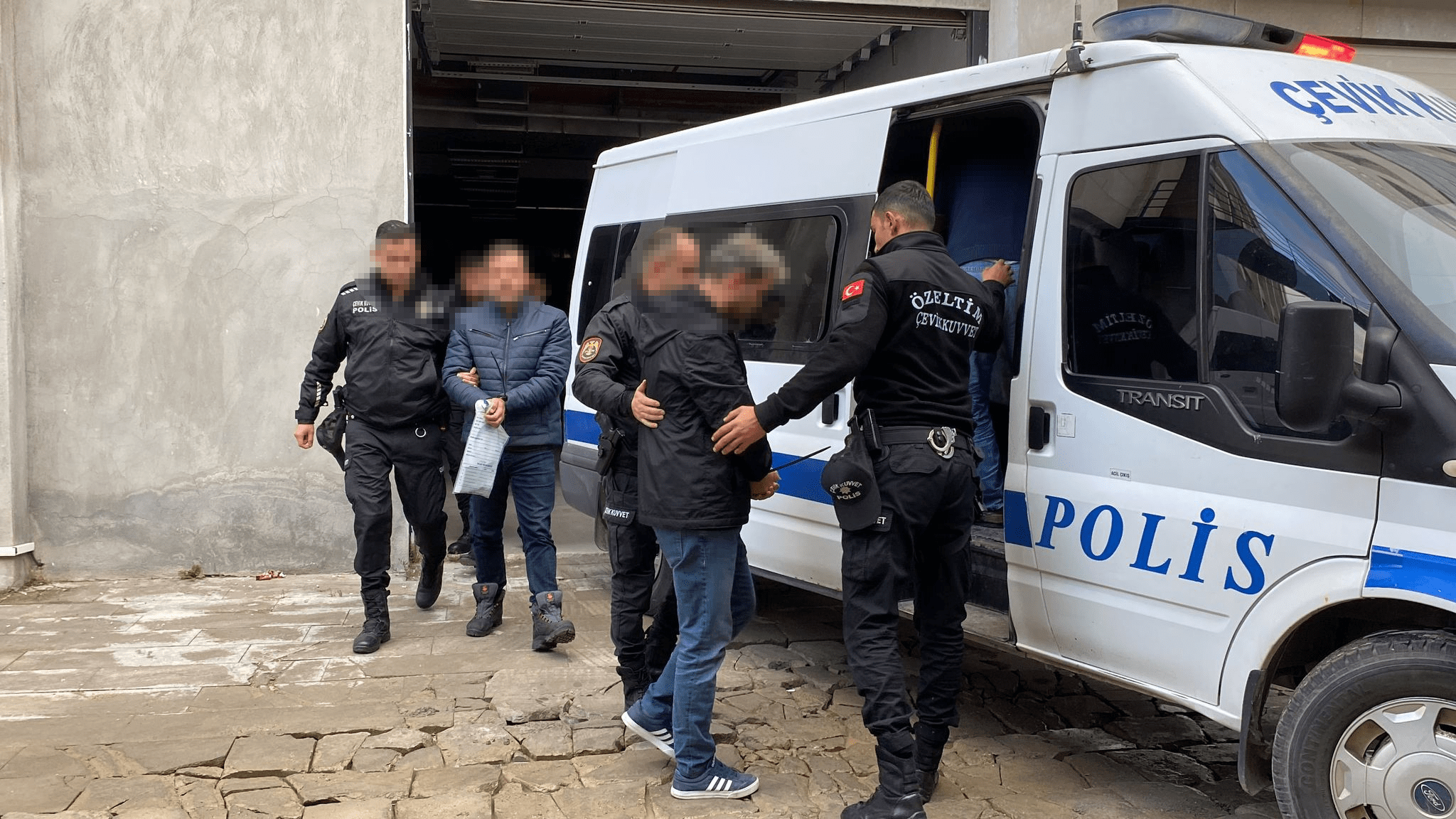 Kütahya’daki FETÖ operasyonuna 13 tutuklama