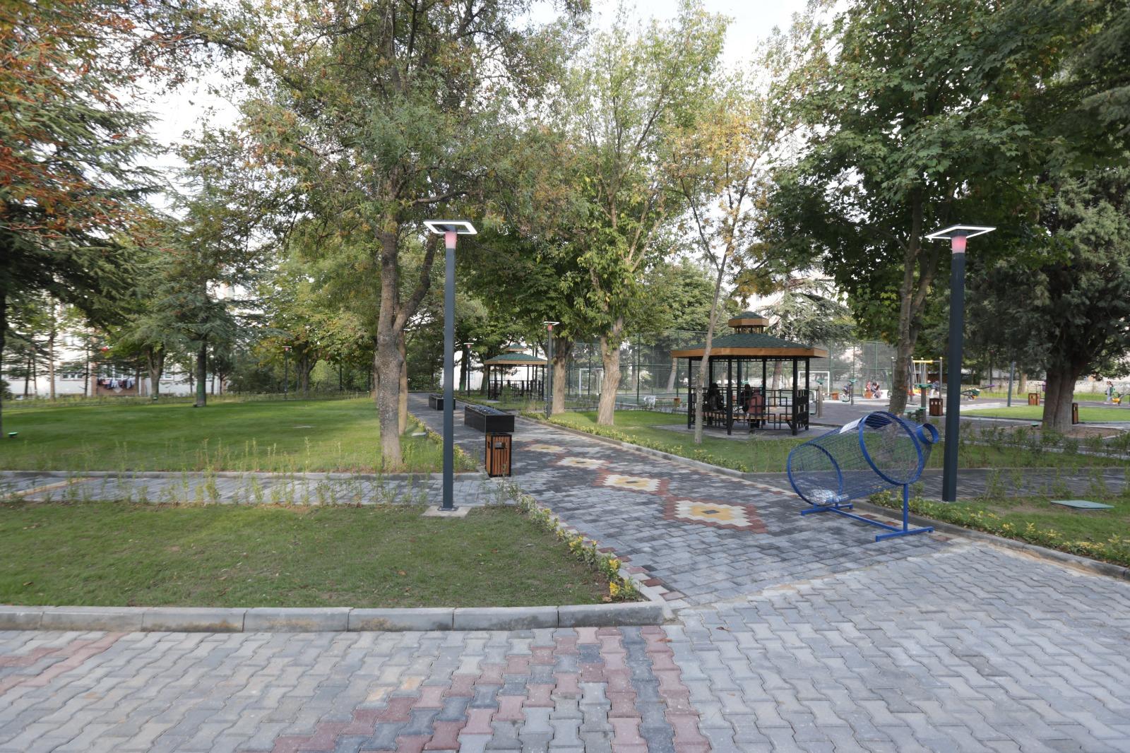 Yenilenen park vatandaşların hizmetine açıldı