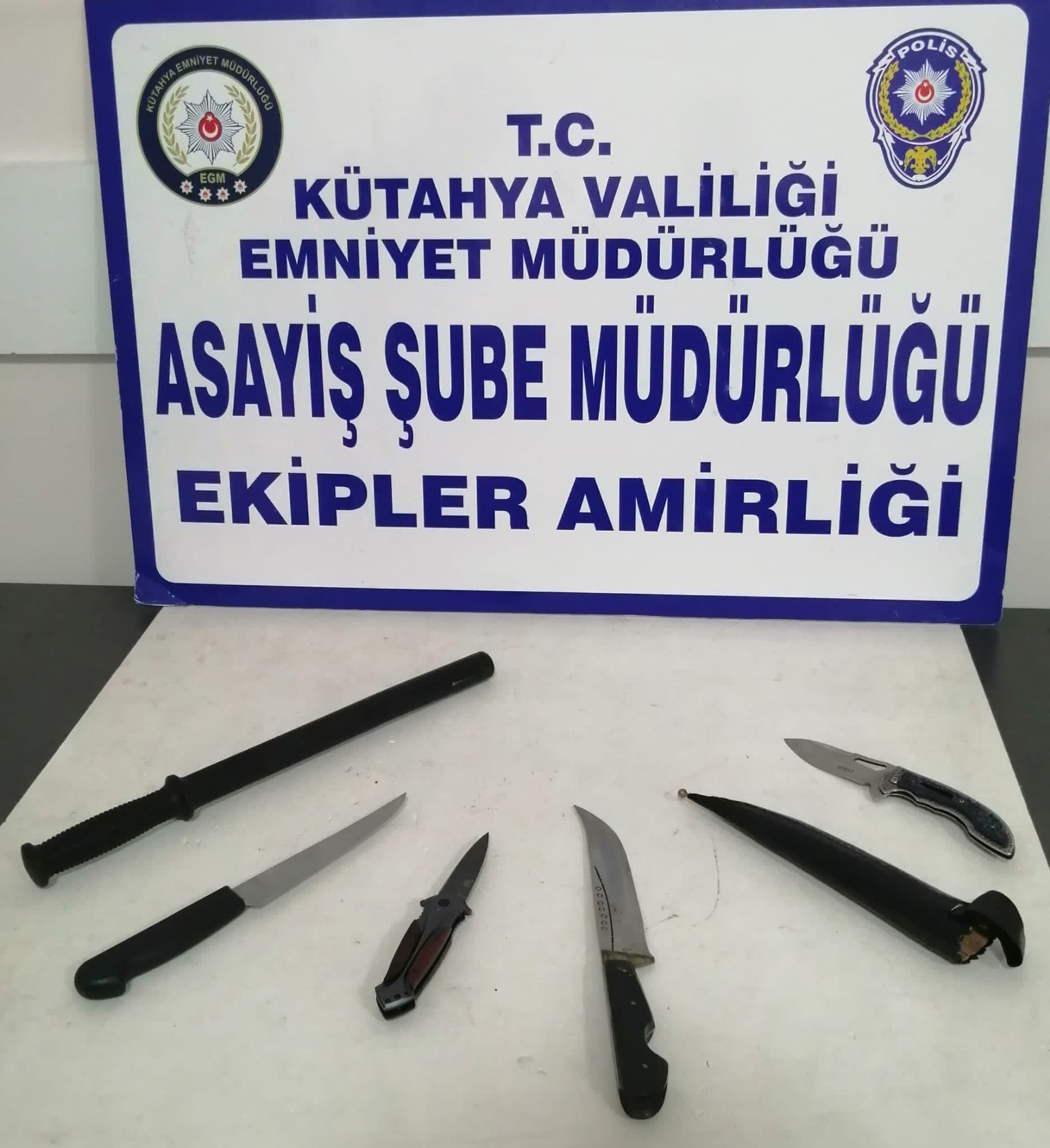 Dar bölge uygulamasında çok sayıda kesici alete el konuldu