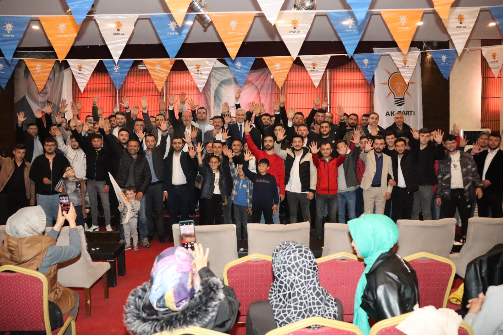 AK Parti’den Emet’te Gençlik ve Kadın Buluşması programı