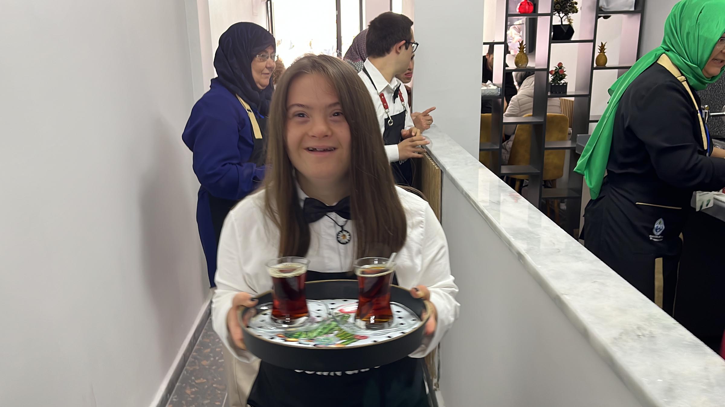 Özel çocukların çalışacağı down-cafe hizmete açıldı