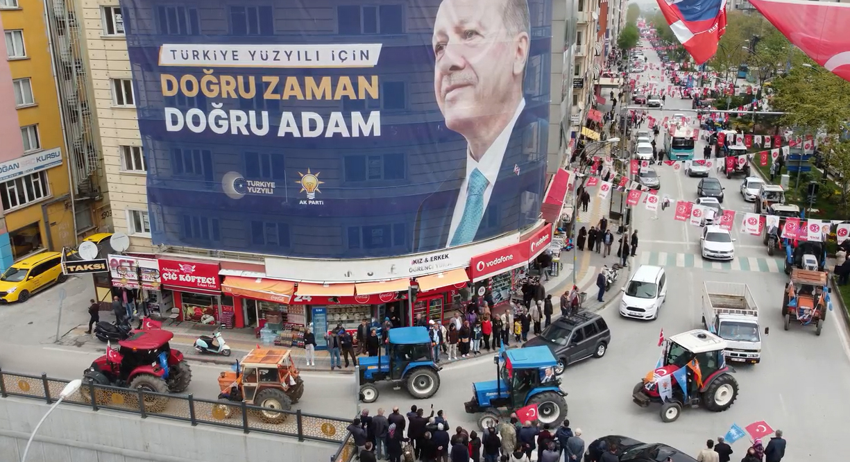 Kütahyalı çiftçilerden Erdoğan’a destek konvoyu