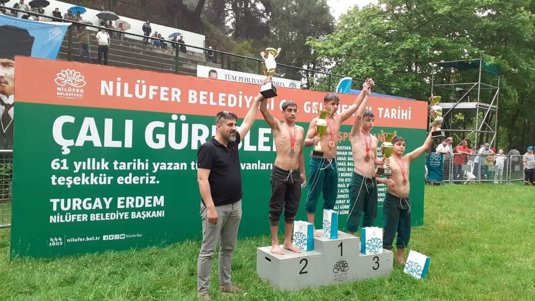 Kütahya’nın pehlivanları Bursa’da boy gösterdi