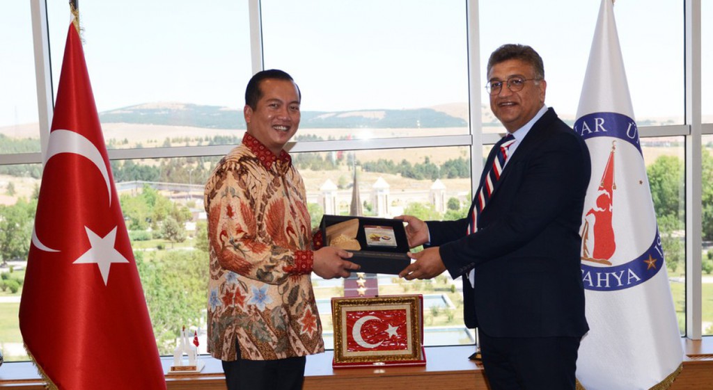 Endonezya Büyükelçisinden Kızıltoprak’a ziyaret