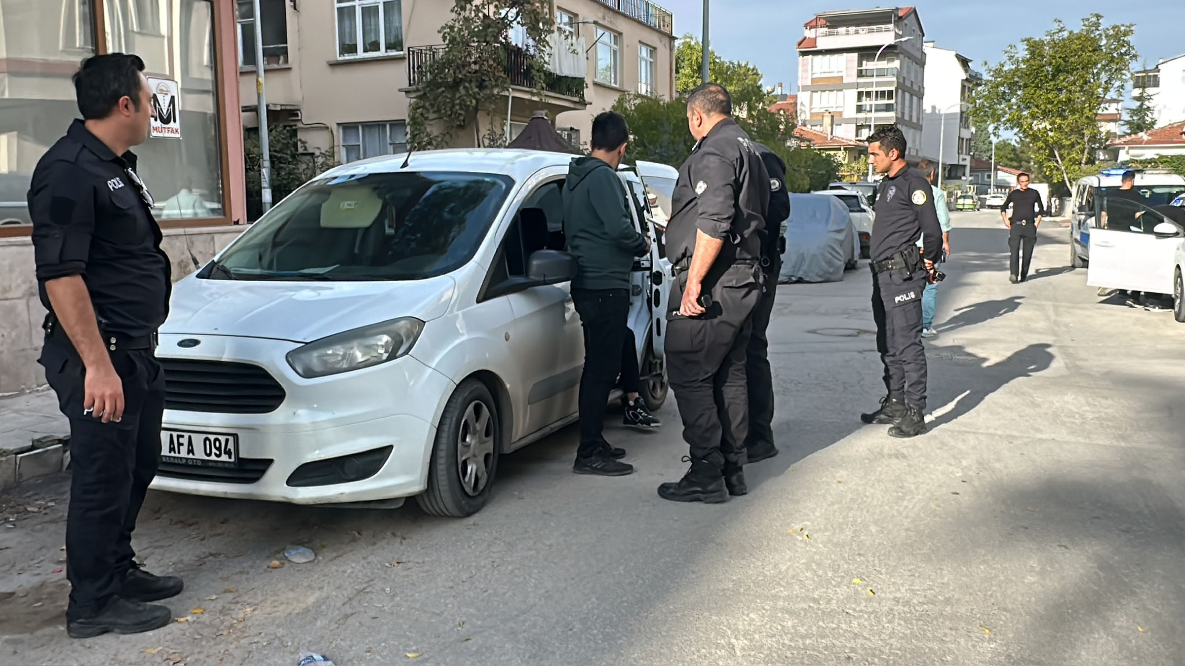 Silahlı saldırı olayının şüphelileri çatıdan, silah çamaşır makinesinden çıktı