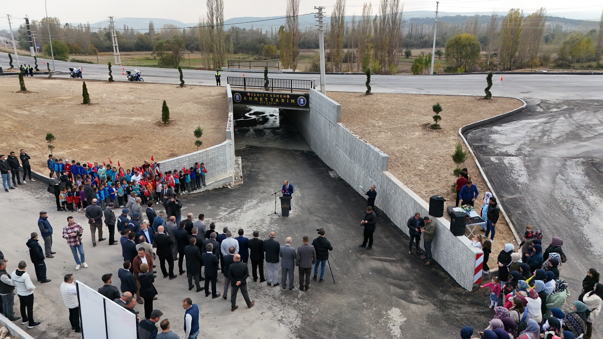 Şehit Ahmet Tarım alt geçidi hizmete açıldı