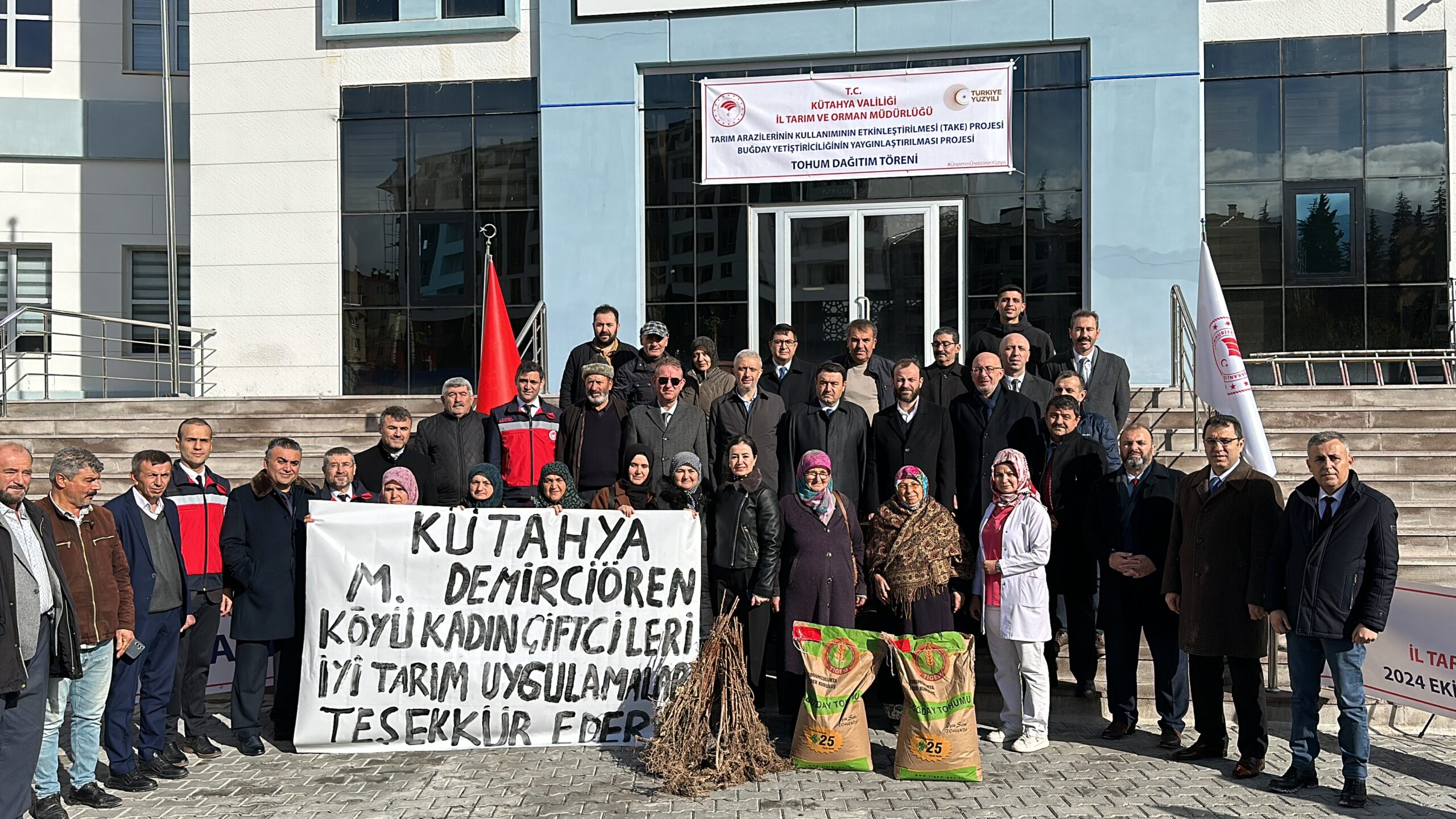 Hibe tohumlar Kütahya çiftçisine dağıtıldı