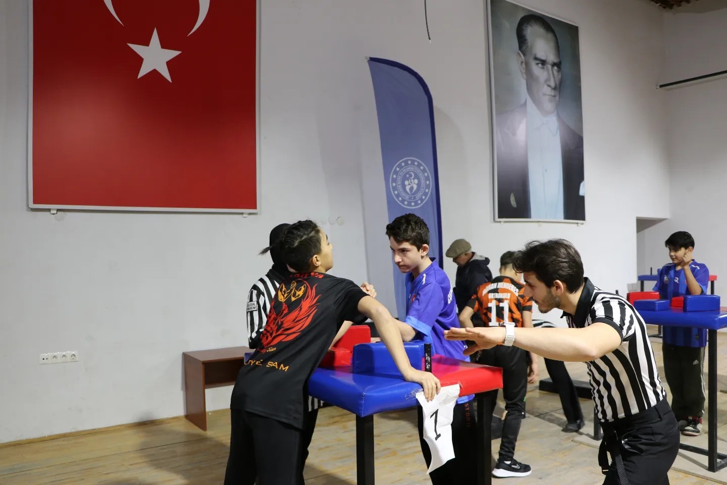 Bilek güreşine Gediz damgası