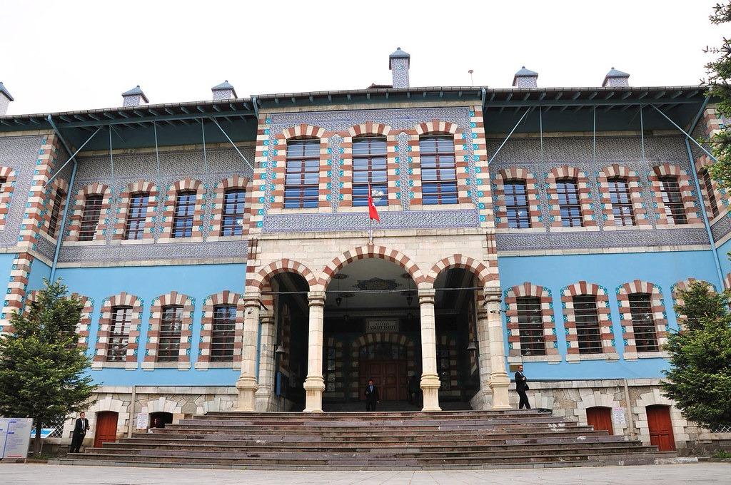 Kütahyalı çift, dolandırıcılara 890 bin lira kaptırdı