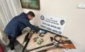 Hırsızlık süsü verdikleri silahları satan şüphelilere operasyon: 6 gözaltı