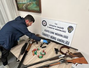 Hırsızlık süsü verdikleri silahları satan şüphelilere operasyon: 6 gözaltı