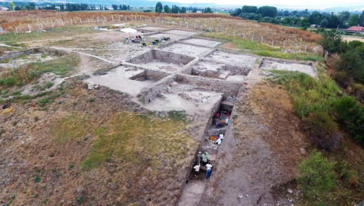 Tavşanlı Höyük kazı çalışmaları değerlendirildi