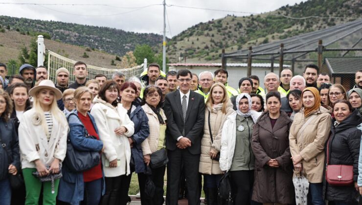 Başkan Kahveci’den, hayvanseverlerle birlikte barınak ziyareti