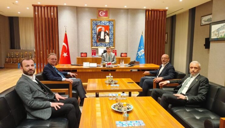 AK Parti İl Başkanı Önsay’dan Başkan Kahveci’ye tebrik ziyareti