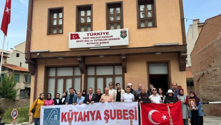 Görme engelli vatandaşlardan anlamlı ziyaret