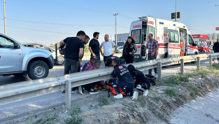 Yasak yerden ‘U’ dönüşü yapan otomobil kazaya neden oldu: 2 yaralı