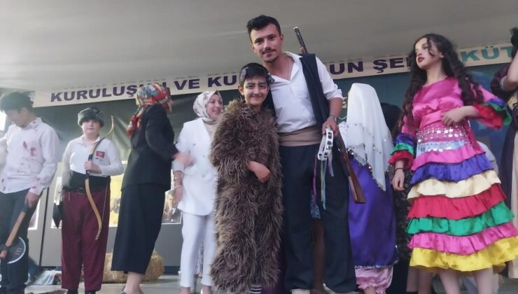 Renkli festivale yoğun ilgi