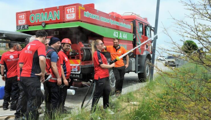 Yangın gönüllüleri eğitiliyor