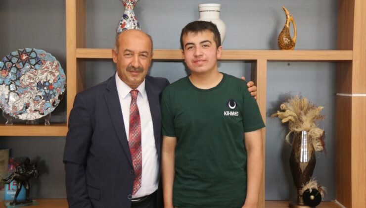 Müdür Başyiğit Türkiye Şampiyonu Enes’i makamında ağırladı