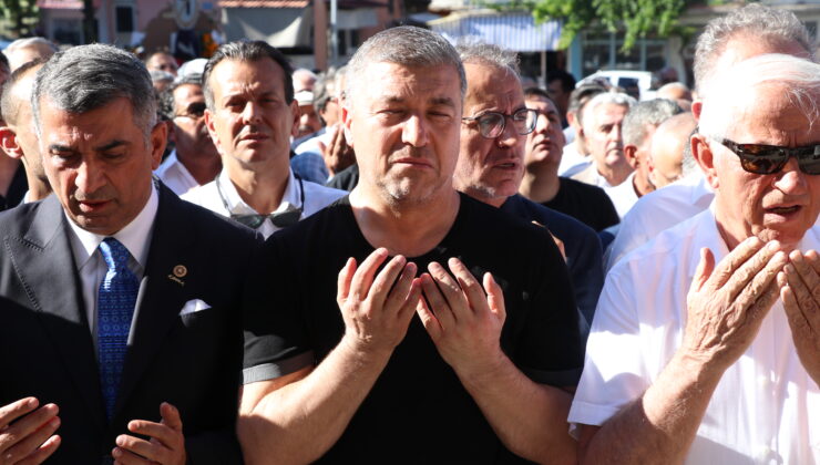 Gazeteci İsmail Küçükkaya’nın annesinin cenazesi defnedildi