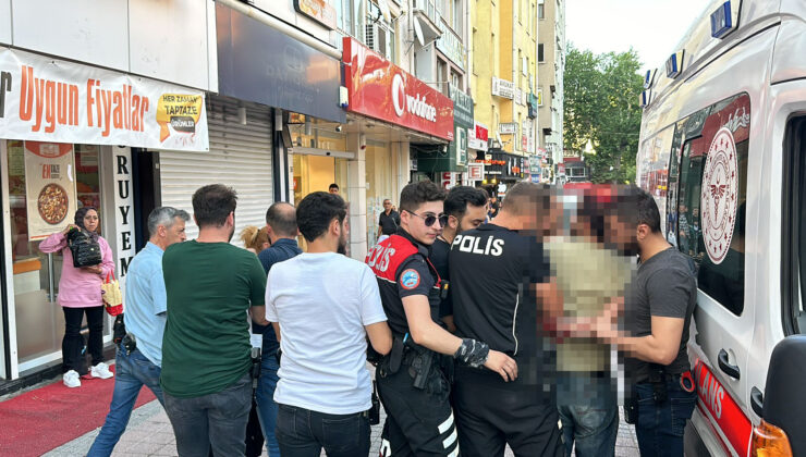 Kesici aletle kendine zarar veren şahsı polis engelledi