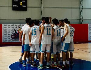 Genç basketçiler İzmir’den derece ile döndü