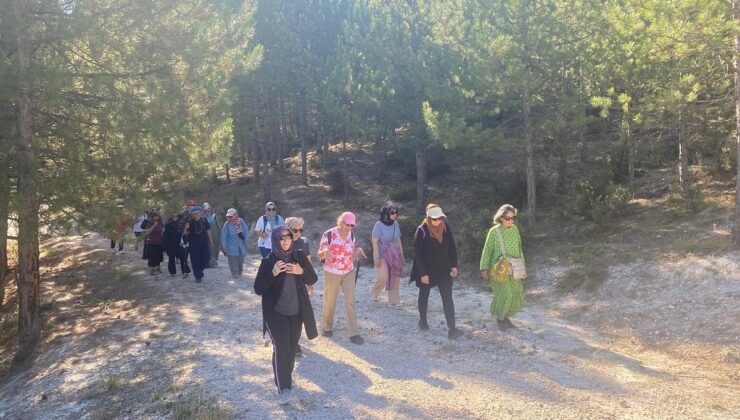 Doğa yürüyüşçüleri Kent Ormanı’nda buluştu