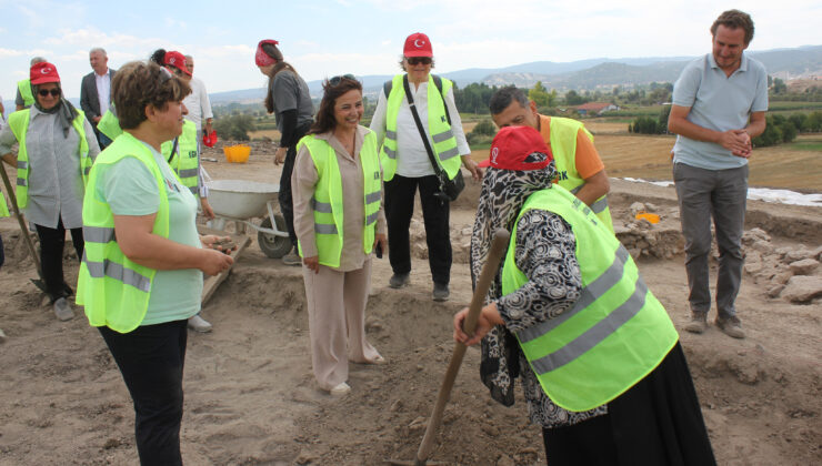 Kadın girişimciler Tavşanlı Höyük’teki heyecana ortak oldu