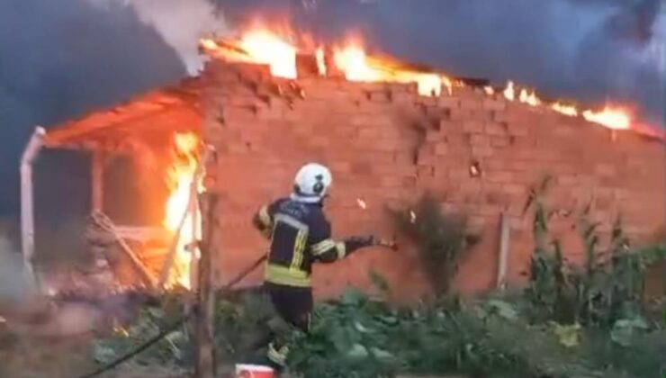 Odunlukta çıkan yangın endişeye neden oldu