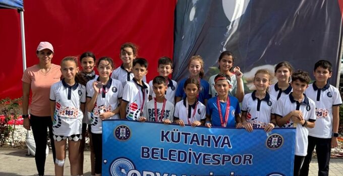 Kütahyalı sporcular İzmir’den 10 madalya ile döndüler