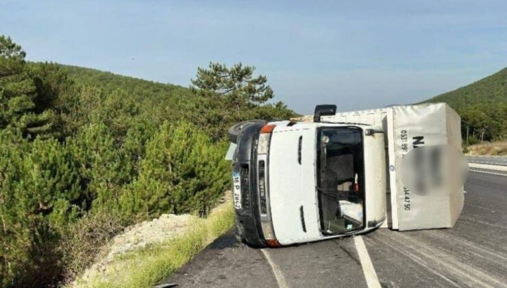 Devrilen kamyonetteki 1 kişi yaralandı