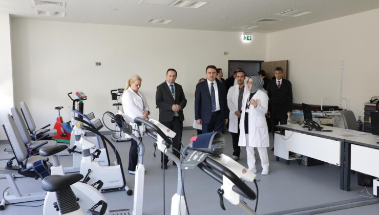 Sağlık hizmetlerinin gelişmesinde yeniliklere açık olmanın önemi vurgulandı