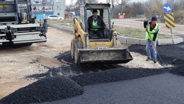 Güveççi mahallesinde asfalt çalışması