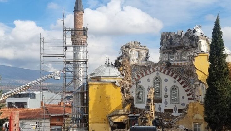 Yıkılan caminin minaresi koruma altına alındı
