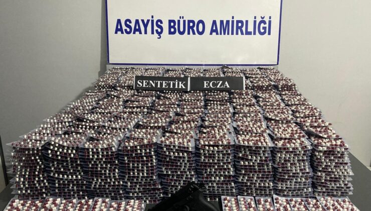 Tıka basa uyuşturucu hap doldurdukları araçla yakalandılar: 5 tutuklama