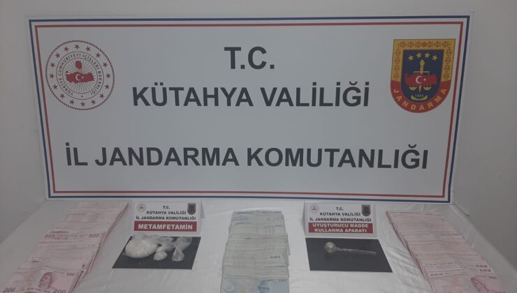 Uyuşturucu satışından kazandıkları paralarla yakalanan 2 şüpheli tutuklandı