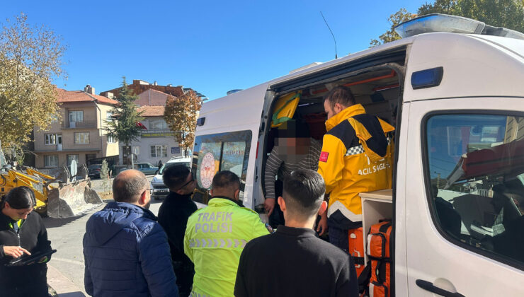 Hafif ticari araç ile çarpışan motosikletteki sürücü yaralandı