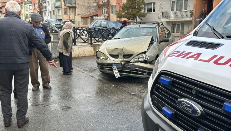 Minibüs ile otomobil çarpıştı: 1 yaralı