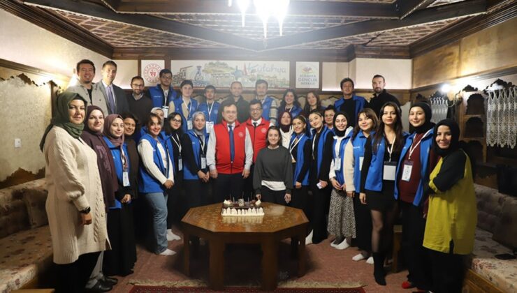 Müdür Küçük’ten gönüllü gençlere ziyaret