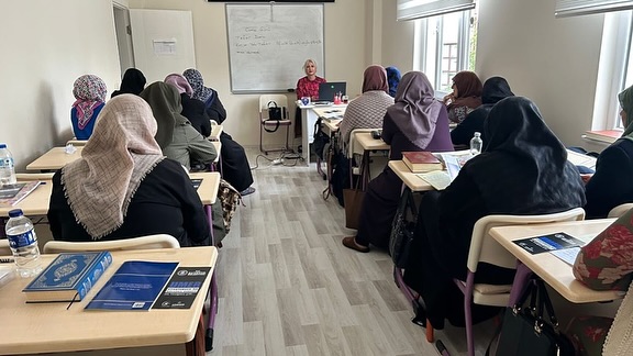 Uyuşturucu ile mücadele için eğitimler sürüyor