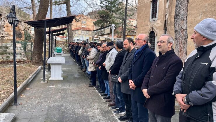 Akçaoğlu toprağa verildi
